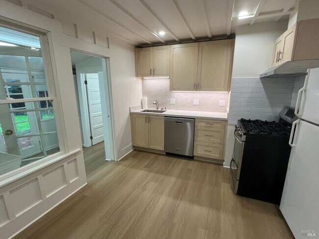 Building Photo - 127 Bolinas Ave