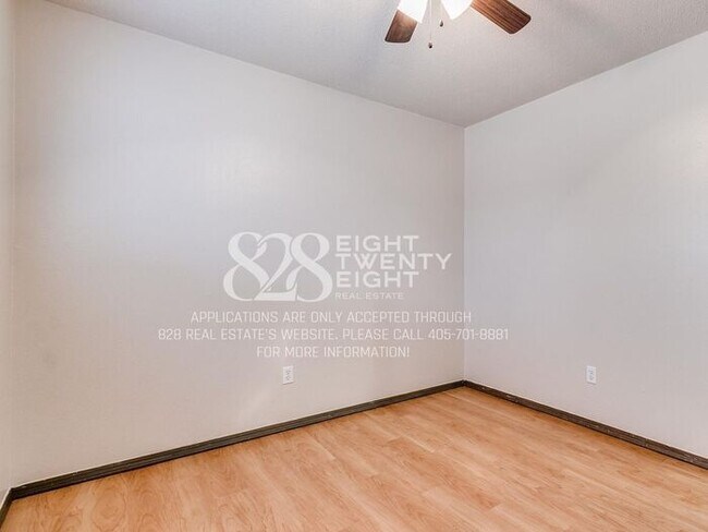 Building Photo - Midwest City 3 Bed/2 Bath House with Attached Two-Car Garage!