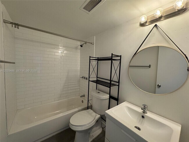 Building Photo - 8335 SW 72nd Ave