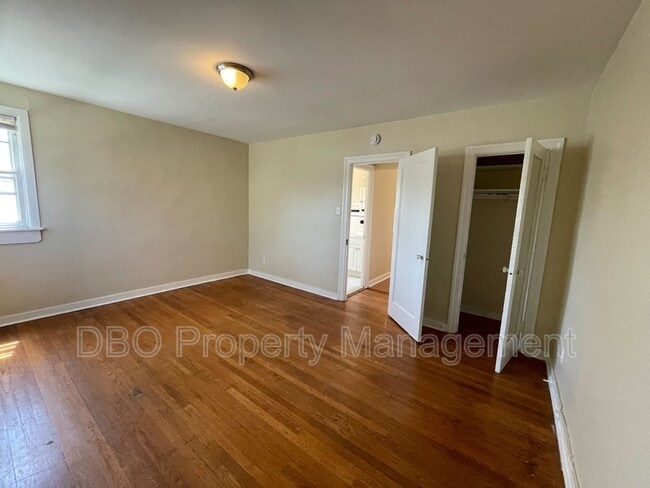Building Photo - 37 Parkwood St