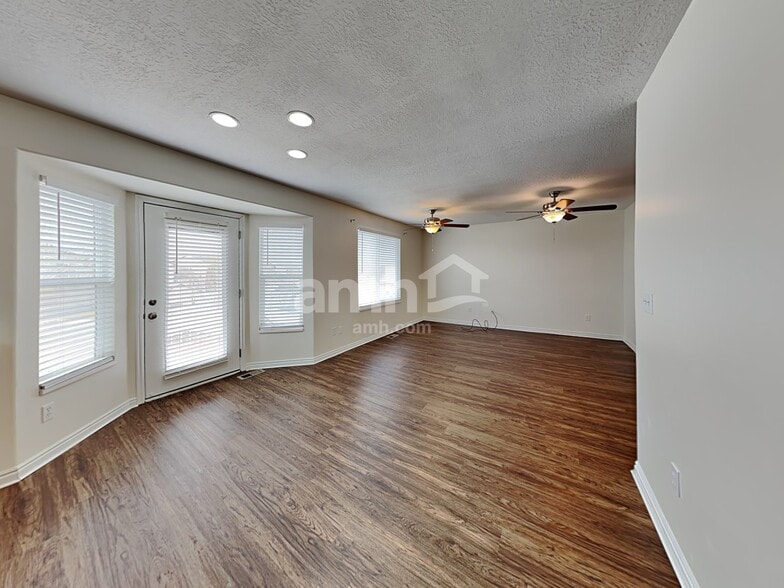 Building Photo - 229 Walton Dr