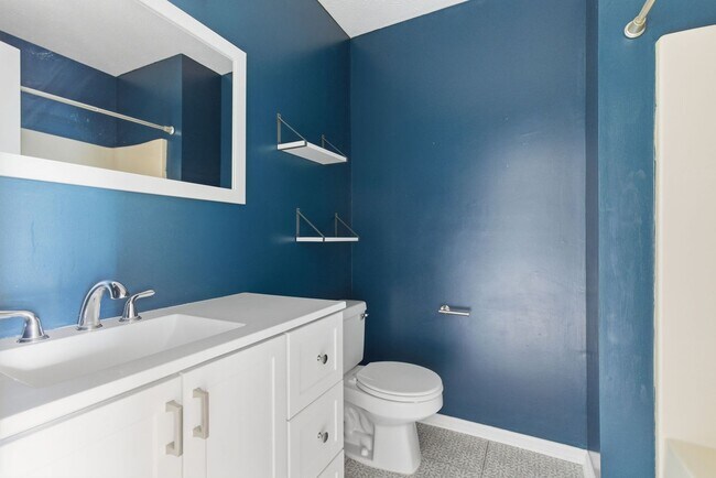 Building Photo - Covenient location in Fox Ridge subdivisio...