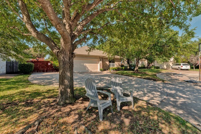 Building Photo - 2508 Sonoma Cv