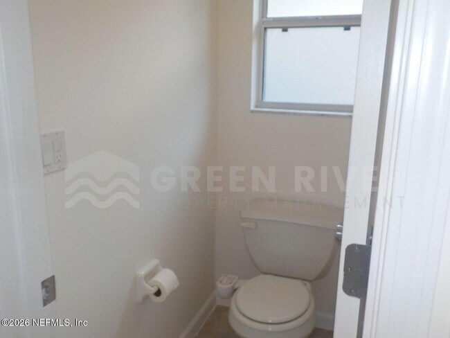 Building Photo - 1761 Oak Grove Dr S