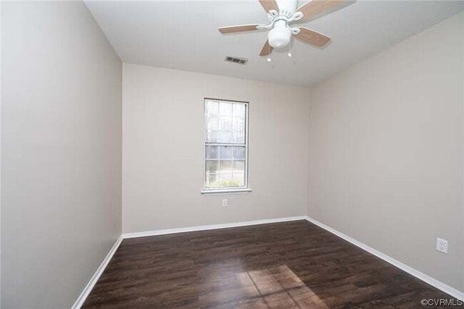 Building Photo - 9008 Stonebrook Dr