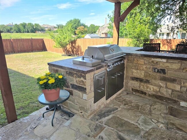 Building Photo - 333 Spanish Mustang Dr