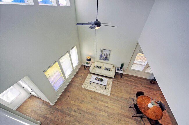 Building Photo - 245 Darley Oak Dr