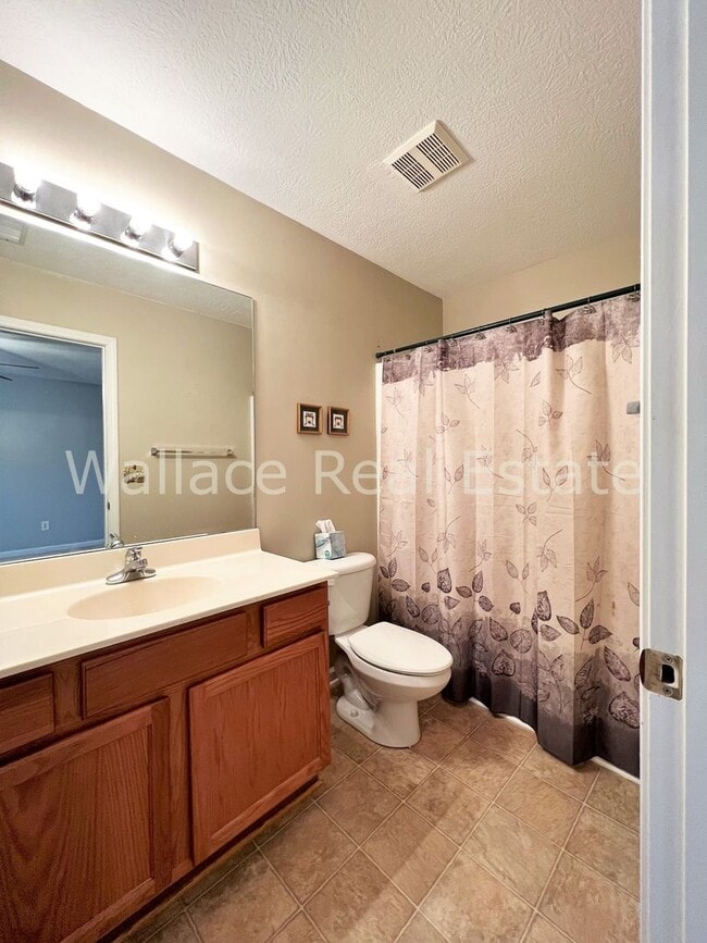 Building Photo - FOUNTAIN CITY:  2 BEDROOM, 2 BATHROOM CONDO IN MAPLE CHASE