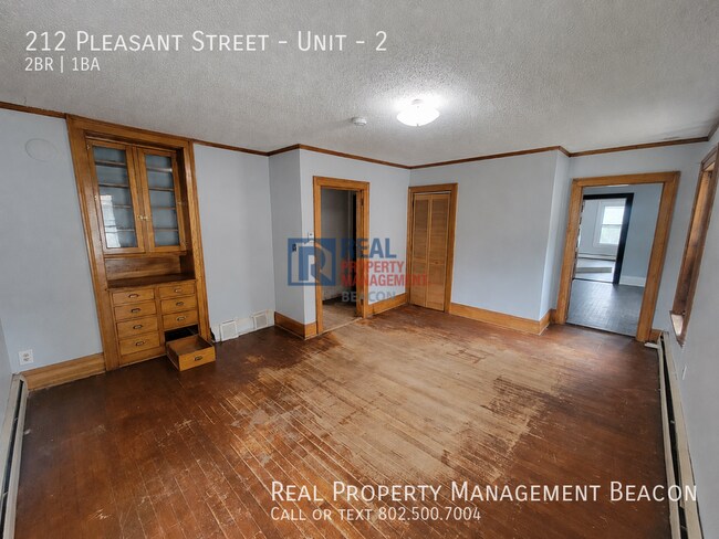 Building Photo - 212 Pleasant St