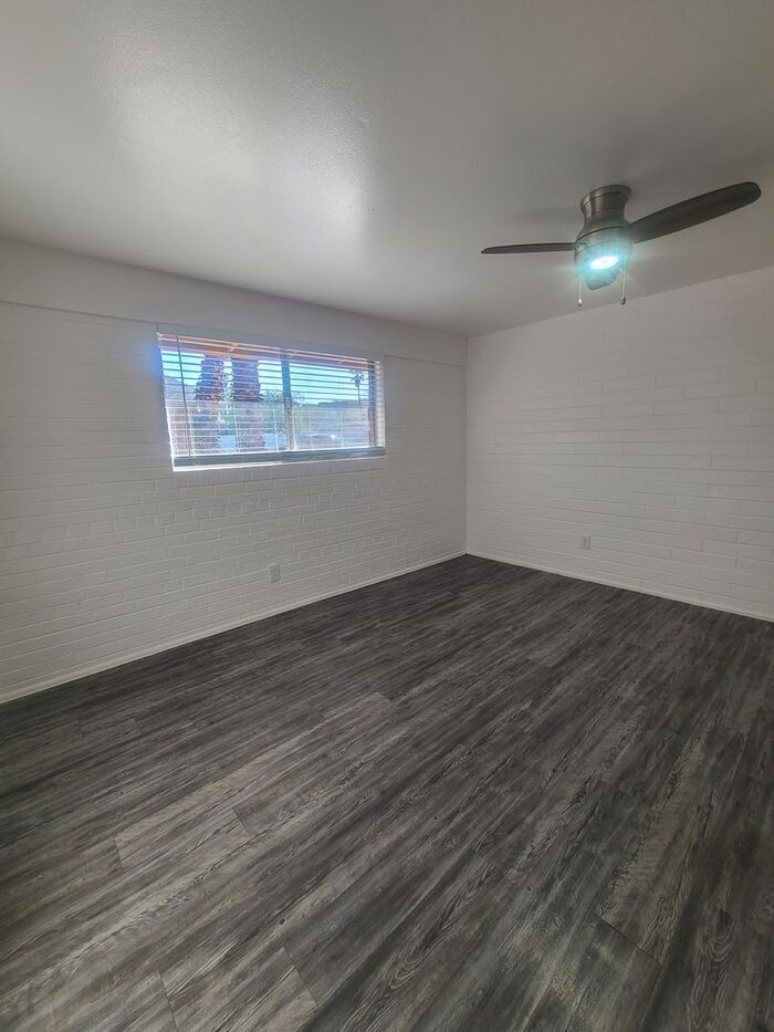 Building Photo - 3736 E Fairmount St