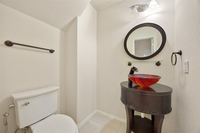 Building Photo - 21327 Colton Cove Dr