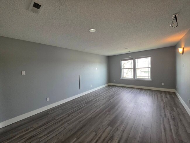 Building Photo - 4916 Laredo Dr