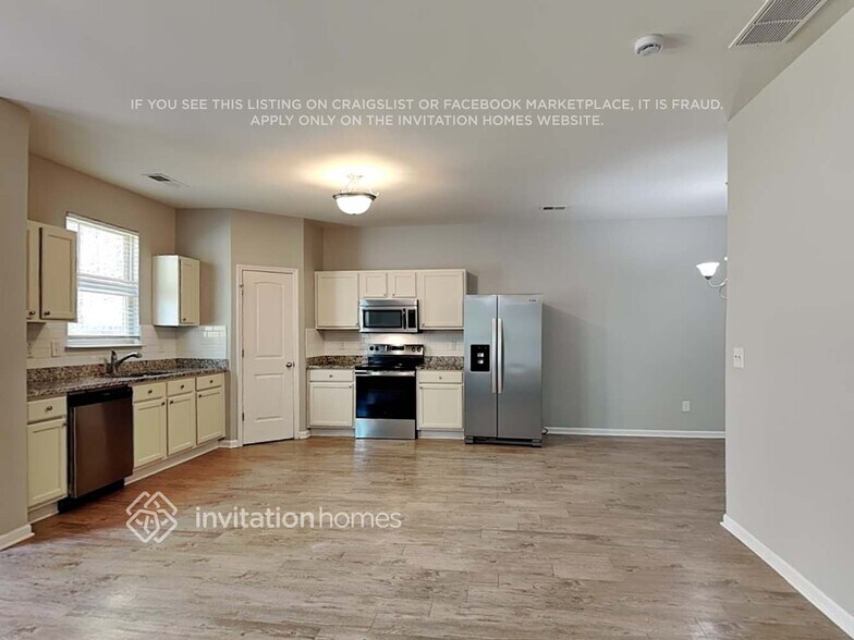 Building Photo - 227 Bandelier Cir