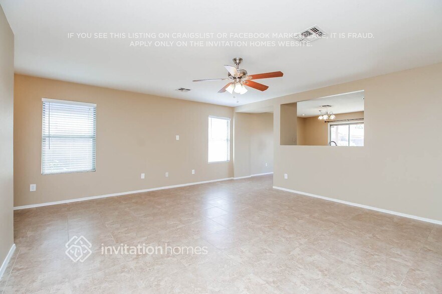 Building Photo - 3021 W Running Deer Trl