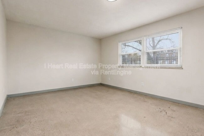 Building Photo - 2085 W Broad St