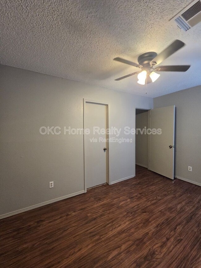Building Photo - 6715 Lyrewood Ln