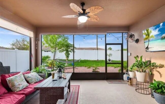 Building Photo - Four bedroom Two bath - Winter Haven