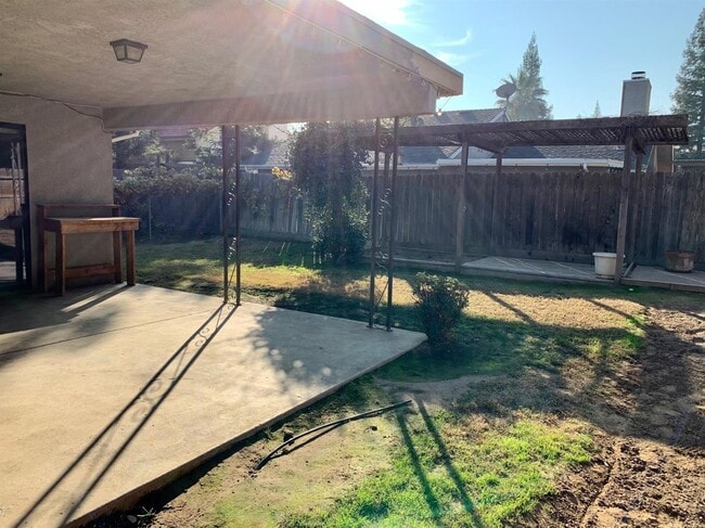 Building Photo - 1797 E Solar Ave