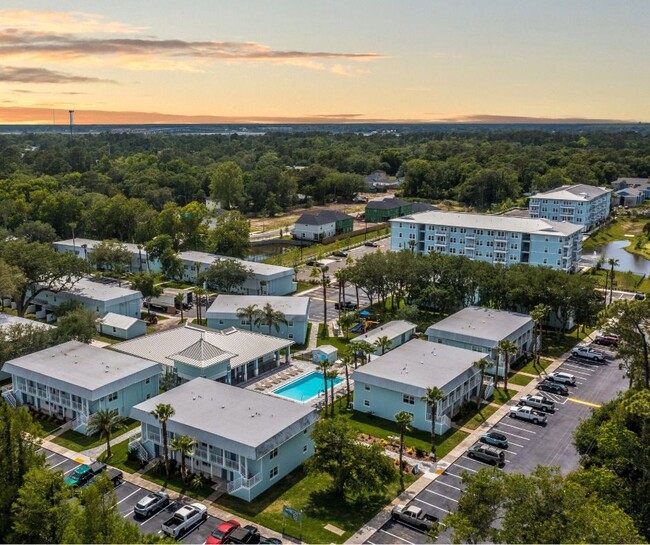 Building Photo - Surf Apartments