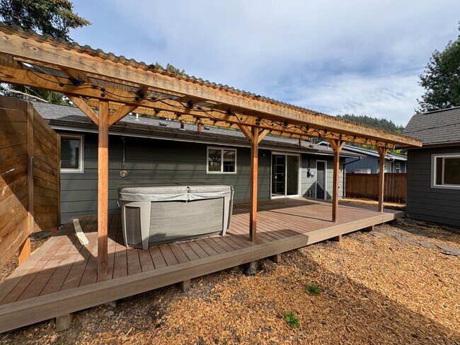 Building Photo - 3230 Onyx St