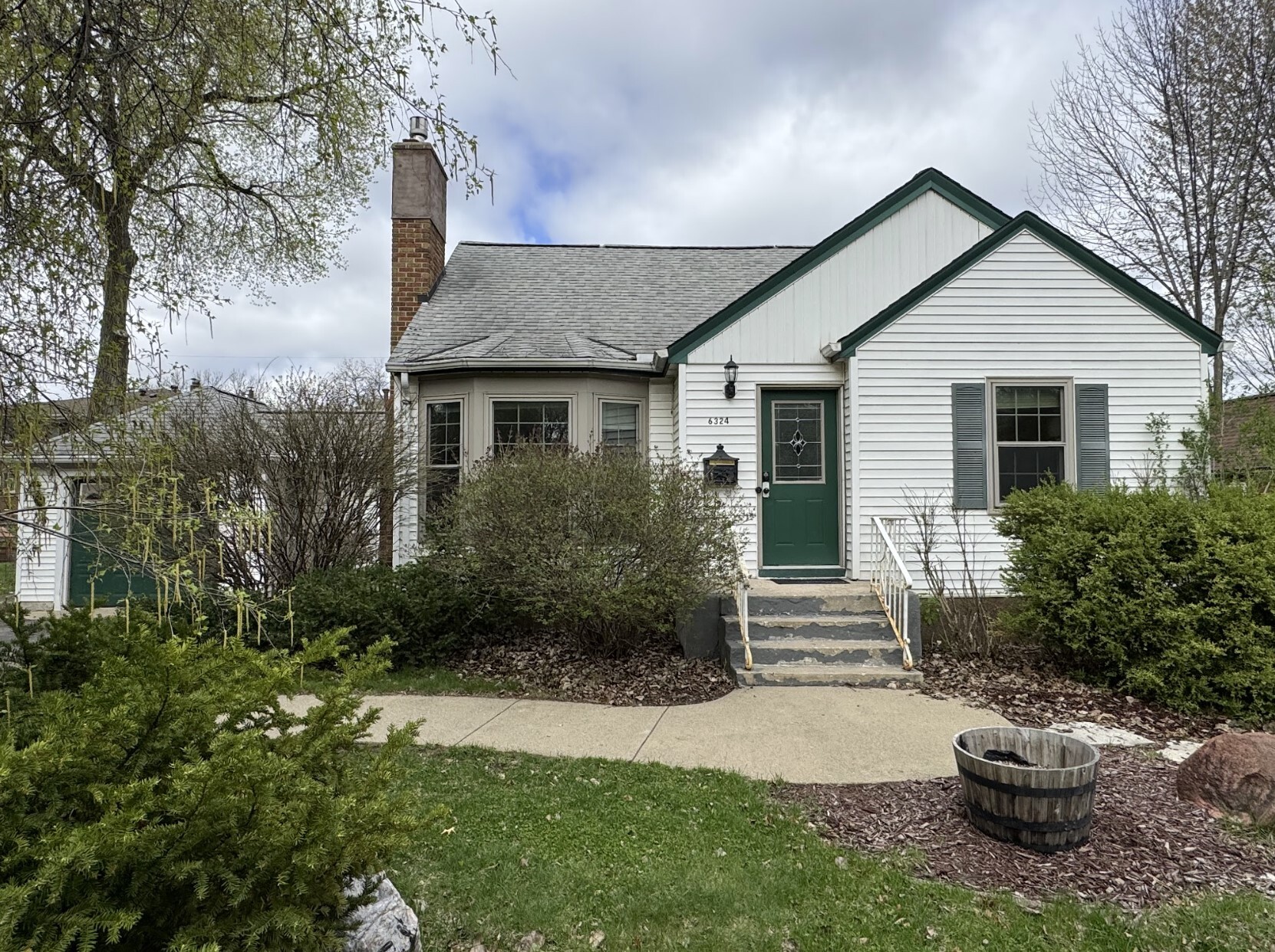 Building Photo - 6324 Pillsbury Ave S