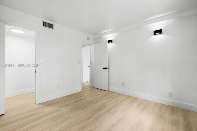 Building Photo - 14840 Naranja Lakes Blvd