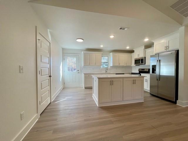 Building Photo - 40 Eriboll Ln