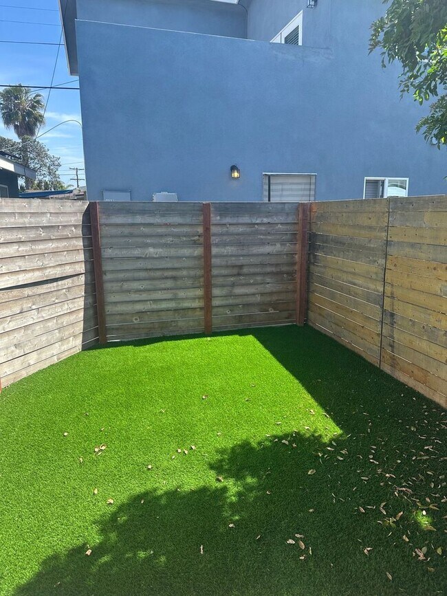 Building Photo - 3360-3364 Luna Ave