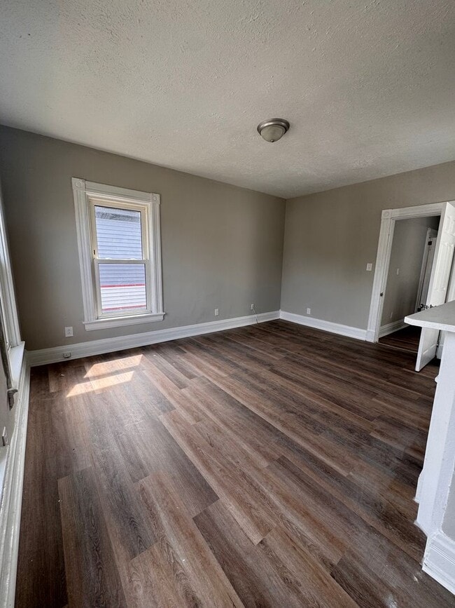 Building Photo - 821 Heaton St