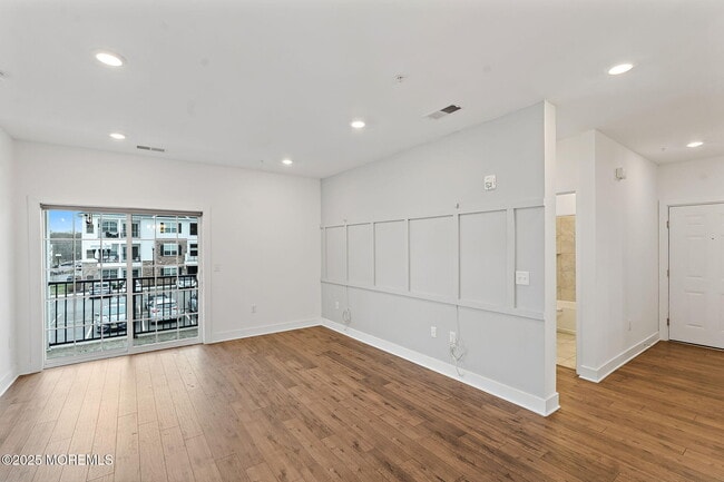 Building Photo - 827 Stiller Ln