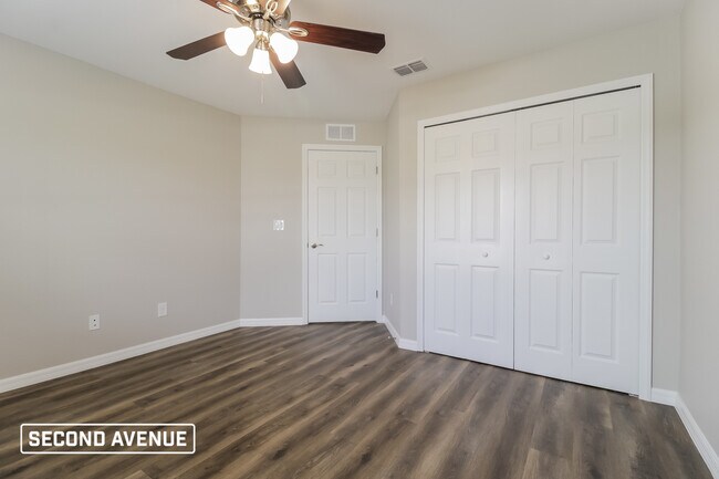 Building Photo - 377 Avella St
