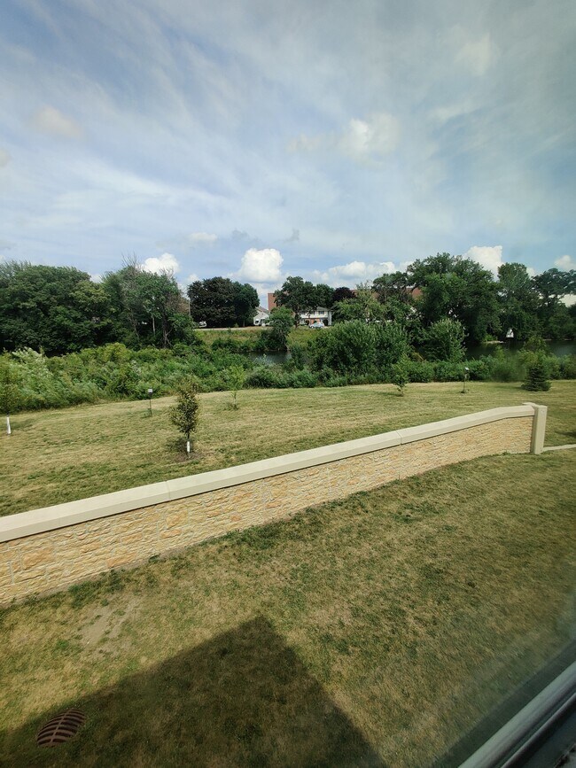 Building Photo - 1230 2nd Dr NE