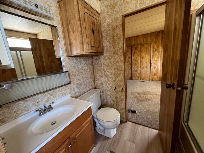 Building Photo - 2 Bedroom Manufactured Home in Bullhead City