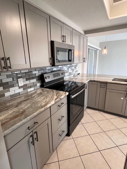 Building Photo - 4317 Chipmunk Dr