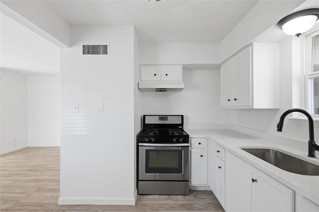 Building Photo - 2705 Windswept Cove