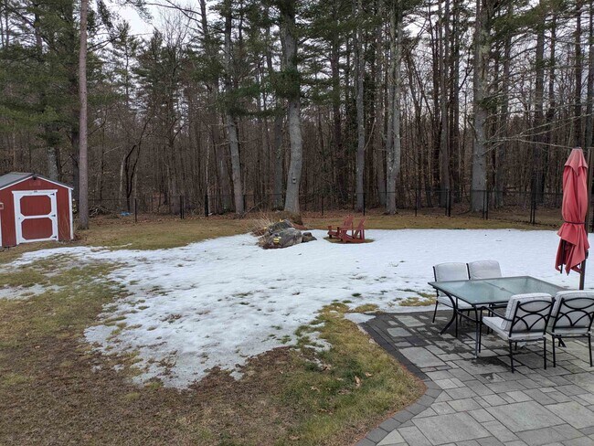 Building Photo - 11 Corn Hill Rd