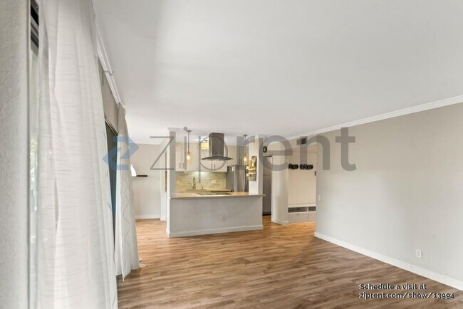 Building Photo - 3335 Brittan Ave