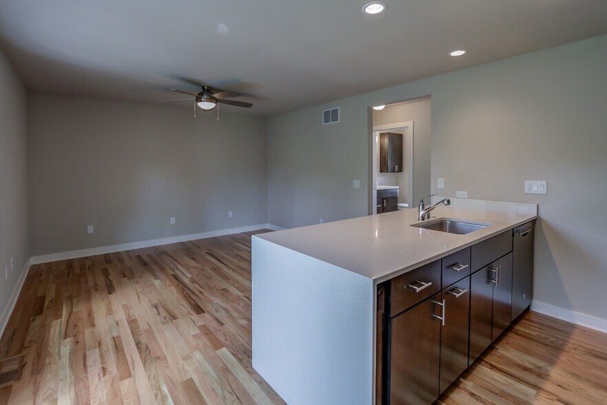Building Photo - 1213 Vilas Ave