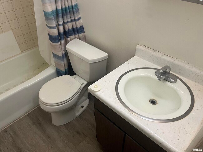 Building Photo - 300 Colona Ave