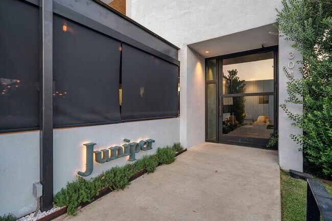 Building Photo - 1187 Oak Grove Ave
