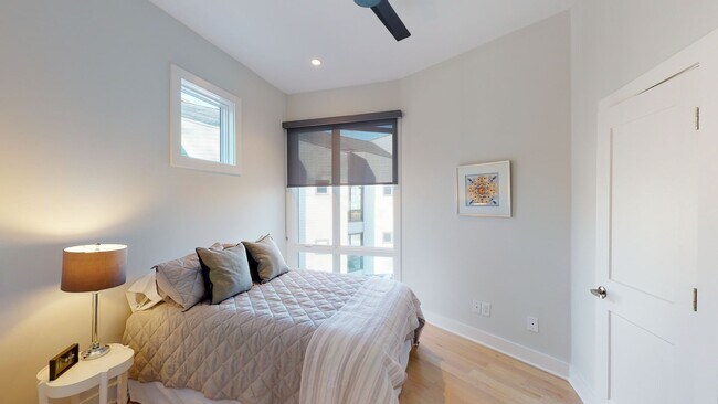 Building Photo - Modern Townhome with Roof Terrace in Dilworth Neighborhood Charlotte NC