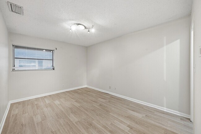 Building Photo - 8811 NW 28th Dr