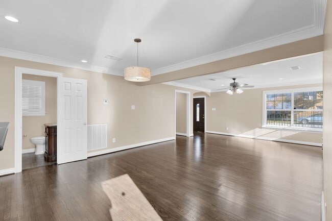 Building Photo - 4838 Delano St