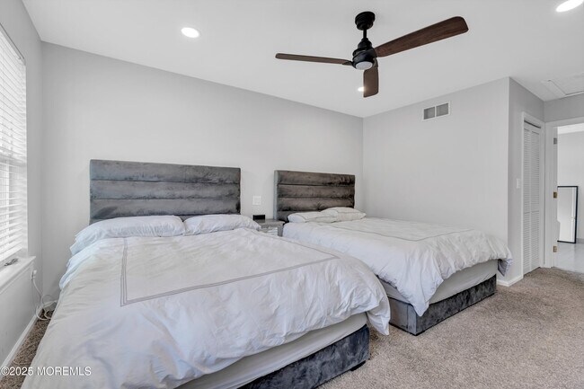 Building Photo - 210 Wingate Ct
