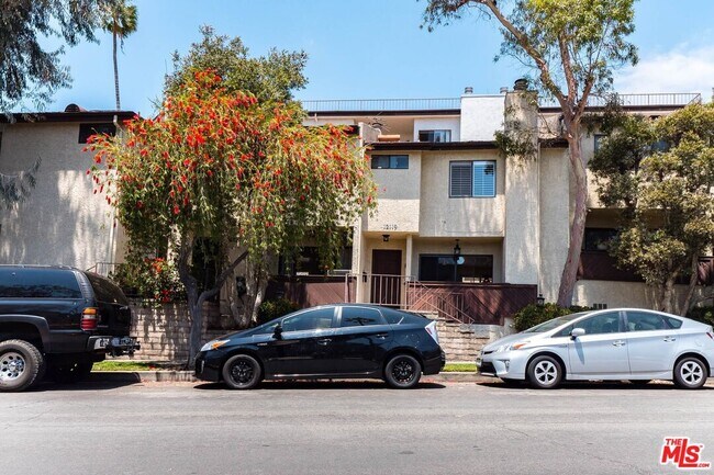 Building Photo - 12119 Rochester Ave