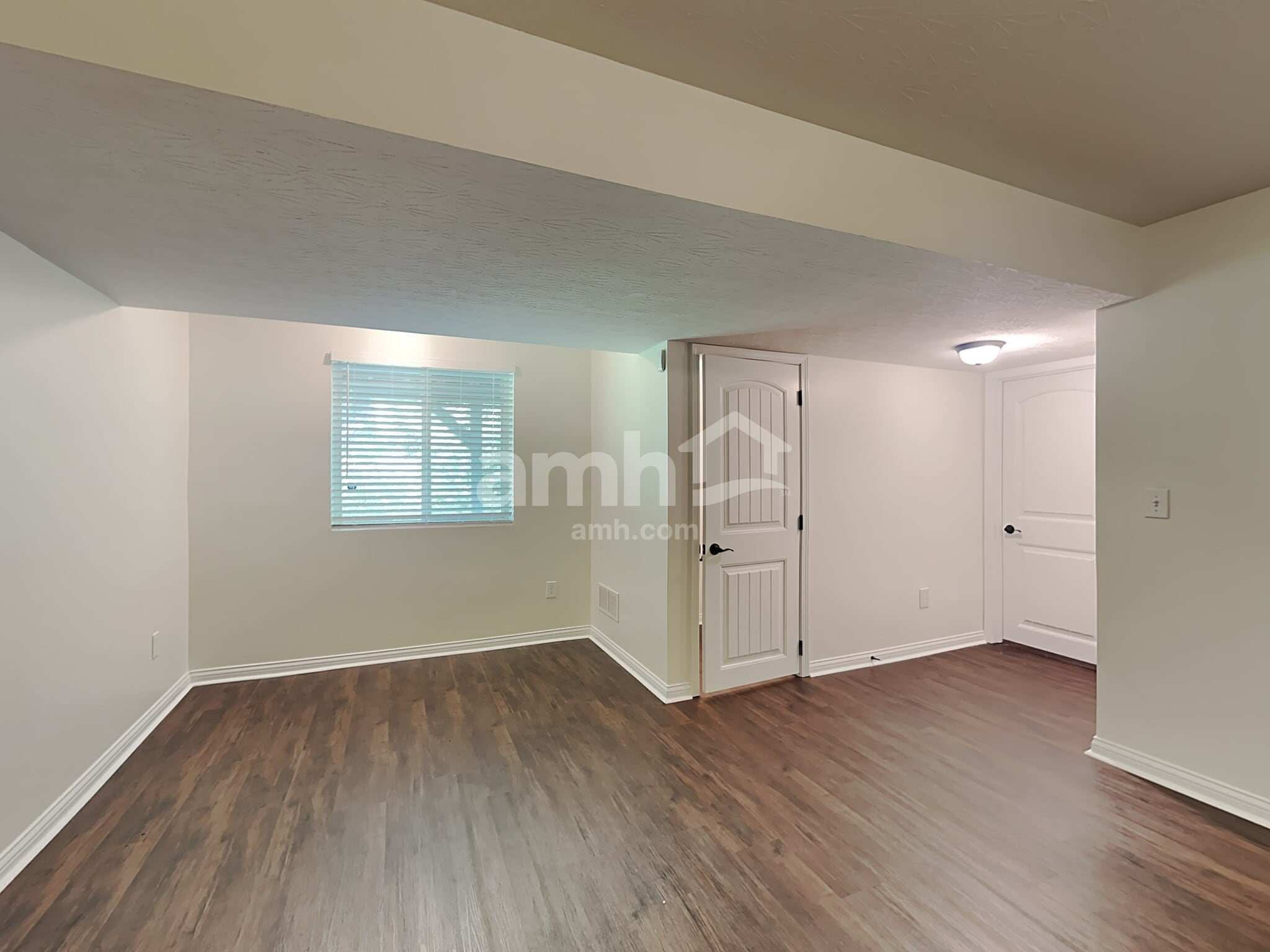 Building Photo - 1264 Woodford Ct