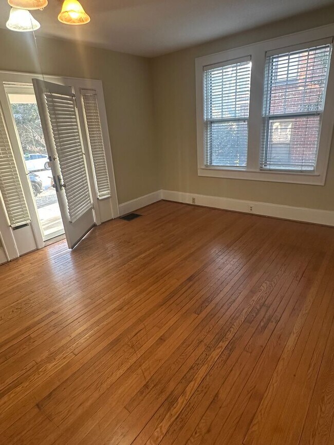 Building Photo - 139-141 S. Pickens Street