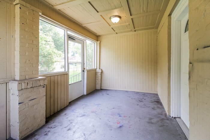 Building Photo - 478 W 63rd St