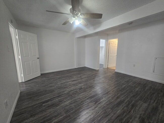 Building Photo - 7518 Hummingbird Ln