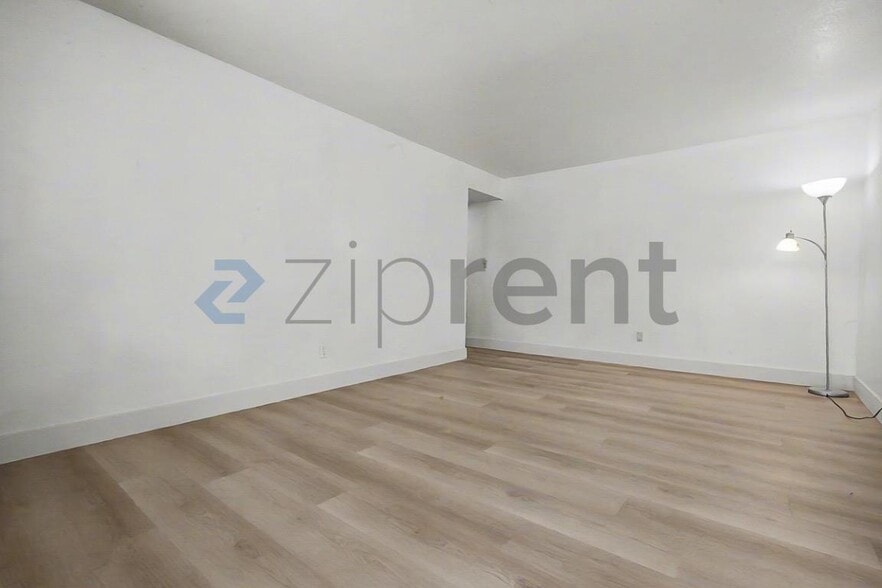 Building Photo - 2306 Ramon Dr